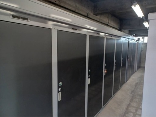 イナバ物置　6ドア連結タイプ