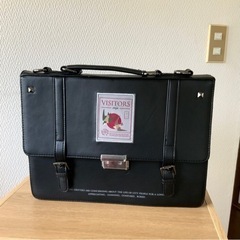 ショルダーバッグ　黒　レザー