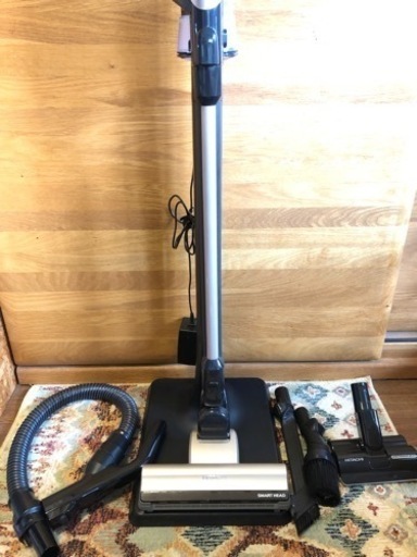 シューズ投稿へメッセージ下さい　日立　掃除機