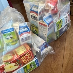 空の牛乳パック　工作等にどうぞ😊