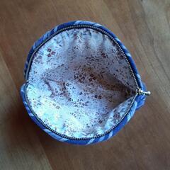 パッチワーク風なポーチ大小2個セットの画像