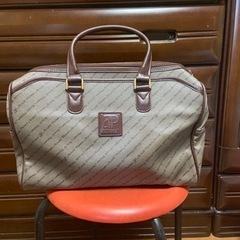 新品男性のカバンの画像