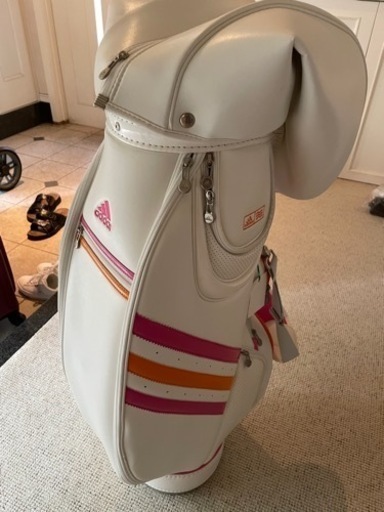 【美品】Adidas ゴルフバッグ　※2回のみ使用