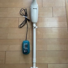Makita 充電式クリーナー　大人気マキタの掃除機✨
