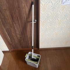 モップとバケツの画像