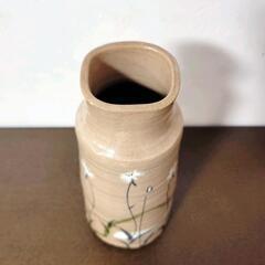 花瓶(茶、白い花)の画像