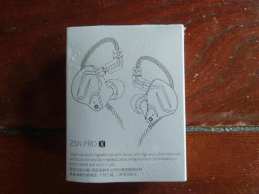 【値下】【新品未開封】KZ-ZSN PRO X　有線イヤホン　ブラック　マイク無し