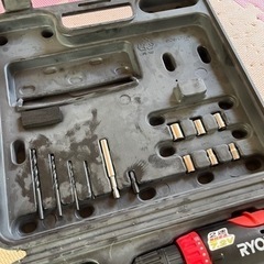 【引渡し決定】　電動ドライバー　RYOBI BD-715KT 充電式ドライバドリルキットの画像