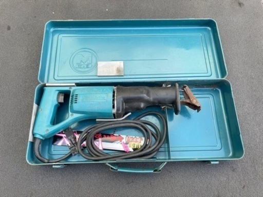 マキタ レシプロソーJR3000V中古作動品100V ケース、替え刃付き