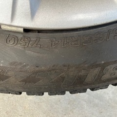 タイヤスチールホイール付きタイヤの画像