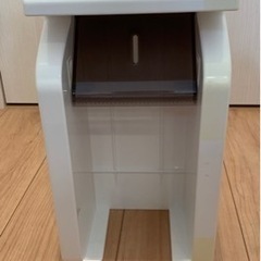 トイレットペーパーフォルダー