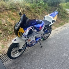 sc57 CBR1100RR シートカウル、ロスマンズカラーの画像