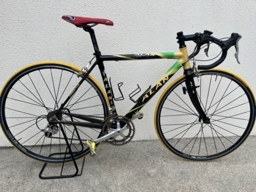 ⭐️更に値下げしました。ロードバイク　イタリア製老舗メーカー　ALAN　カーボンフレーム　希少　　完成車