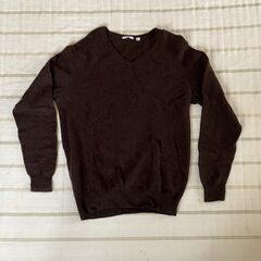 【値下げ】UNIQLO　V字型セーター 紺色　メンズＬ　ウール