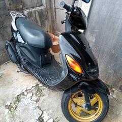 小型スクーター　100cc グランドアクシス