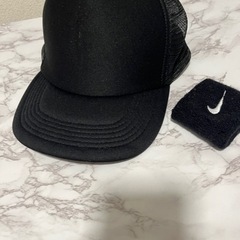 キャップ帽子　黒無地　NIKEリストバンド