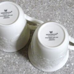 未使用品■ウェッジウッド★WEDGWOOD ペア マグカップ 280ml★ワイルドストロベリー ホワイト◎ストロベリー＆バイン ビーカー◎ の画像