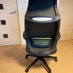 肘掛けチェアの画像