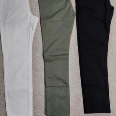 【値下げしました！】Wrangelerジーンズ、ユニクロパンツ５点セットの画像