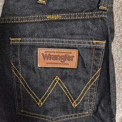 【値下げしました！】Wrangelerジーンズ、ユニクロパンツ５点セットの画像