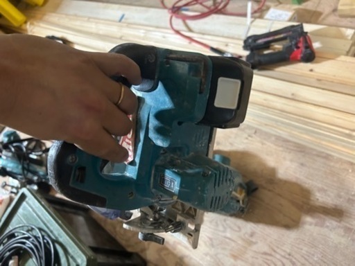 マキタ18v集塵丸鋸、集塵機