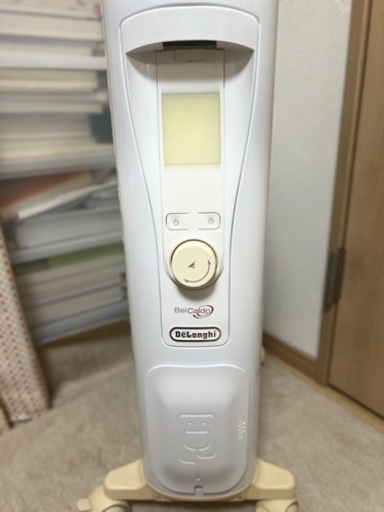 12／23まで【値下げしました】デロンギ オイルヒーター ベルカルド 幅広X字型フィン 【10~13畳用】 ピュアホワイト×クリームベージュ RHJ75V0815-CR
