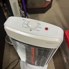 【美品‼️】山善 YAMAZEN 電気ストーブ twinheat+（ツインヒートプラス）カーボンヒーター シーズヒーター 遠赤外線 電気ストーブ 首振り機能 暖房器具の画像