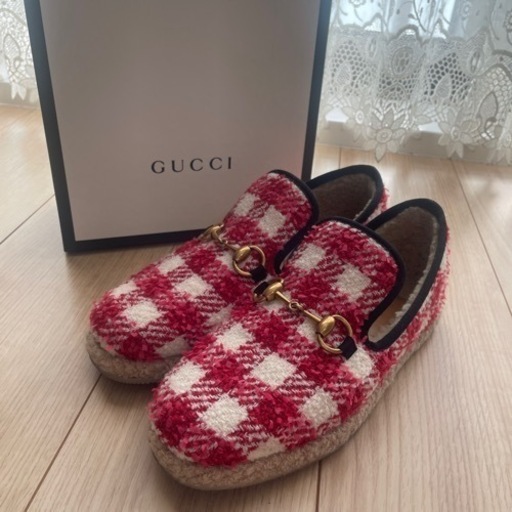 グッチ　チェックローファー