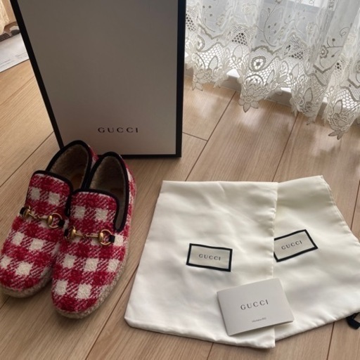 グッチ　チェックローファー