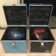 ボウリングの球2つ