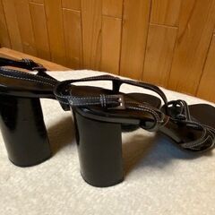 プラダ　サンダル　の画像