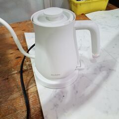 ✨安心の動作保証付✨BALMUDA  電気ケトル　 K07A-W...