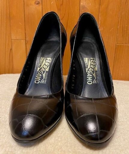 フェラガモ　ヒール　美品　ベーシックなブラック