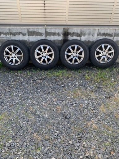 215 65 16 スタッドレスタイヤ　ダンロップウインターマックス　4本セット　ホイール付き！！