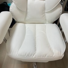 ゲーミングチェアの画像