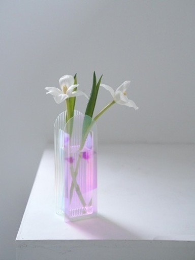 アクリル　真珠の虹色のきらめき　花瓶