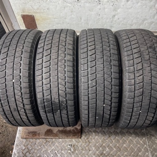 バリ山　BRIDGESTONE ブリヂストン　ブリジストン　DM-V3 265/65R17 スタッドレス　タイヤ　2019年製　17インチ