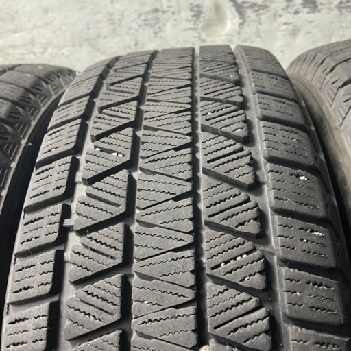 バリ山　BRIDGESTONE ブリヂストン　ブリジストン　DM-V3 265/65R17 スタッドレス　タイヤ　2019年製　17イ
