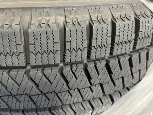 226/60R17 VRX2 スタッドレス　ブリザック　17インチ