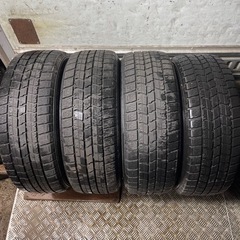 バリ山　GOODYEAR ICENAVI7 215/55R17 スタッドレス　タイヤ　2018年製　17インチ