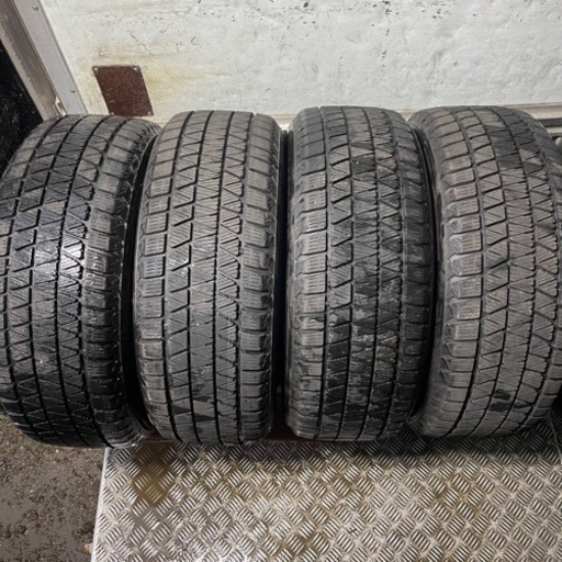 バリ山　BRIDGESTONE ブリヂストン　ブリジストン　DM-V3 235/55R18 スタッドレス　タイヤ　2019年製　18インチ