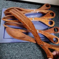 2新品♦️超超激安♦️木製はさみ型トンク4本セット売り♦️長さ26cm♦️お洒落で使いやすいトンク便利です♦️人気の品♦️おすすめ♦️かなりお値打ちにお譲り致しますの画像