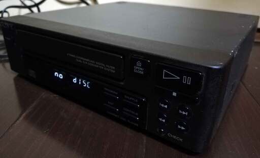 ソニー ◆ CD プレーヤー CDP-P77 ◇ CD デッキ COMPACT DISK PLAYER デジタル オーディオ ◆ SONY 通電 CD再生 OK ジャンク