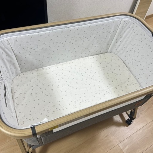 ベビーベッド