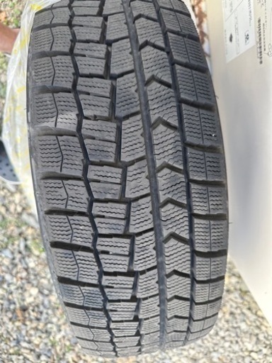 【受け渡し予定者決定済】ダンロップ　スタッドレスタイヤ