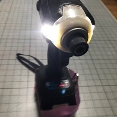 マキタ　インパクトドライバー　18v  本体のみの画像