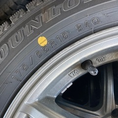 冬タイヤ、4本アルミセット、175/65R15、5穴、の画像