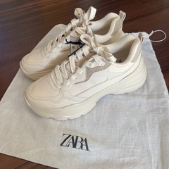 新品　定価7900円　ZARA スニーカー　収納袋付き