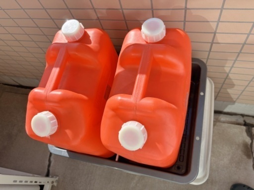 セット売り！灯油缶 ポリタンク18L×2個\u0026灯油缶トレー