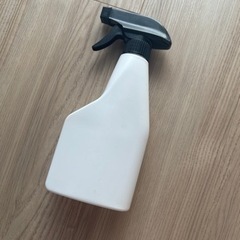 スプレーボトル